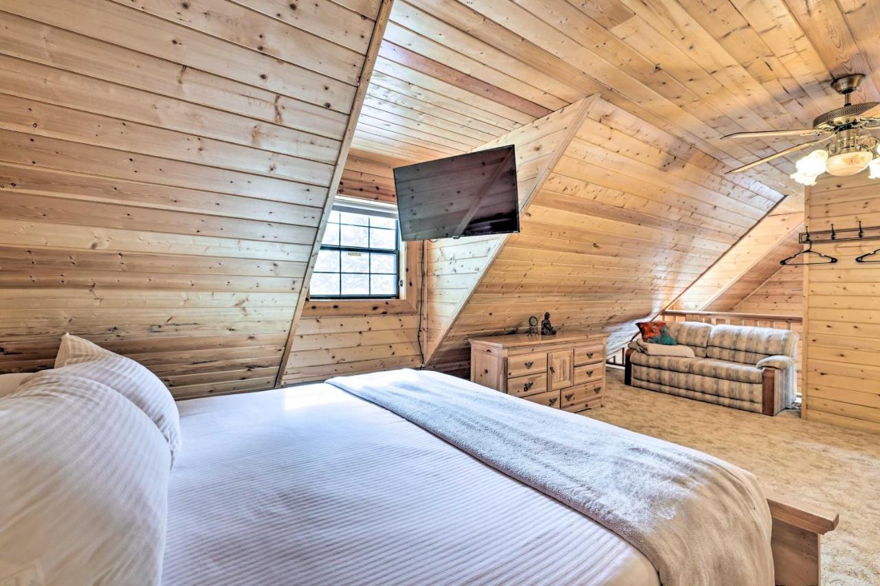 Rustic Duck Creek Village Cabin With Fire Pit! Luaran gambar