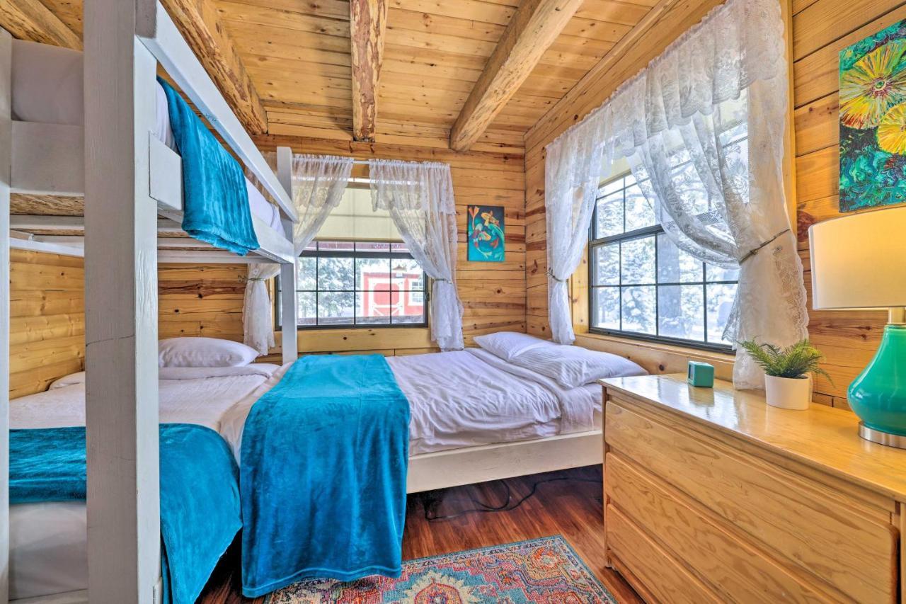 Rustic Duck Creek Village Cabin With Fire Pit! Luaran gambar