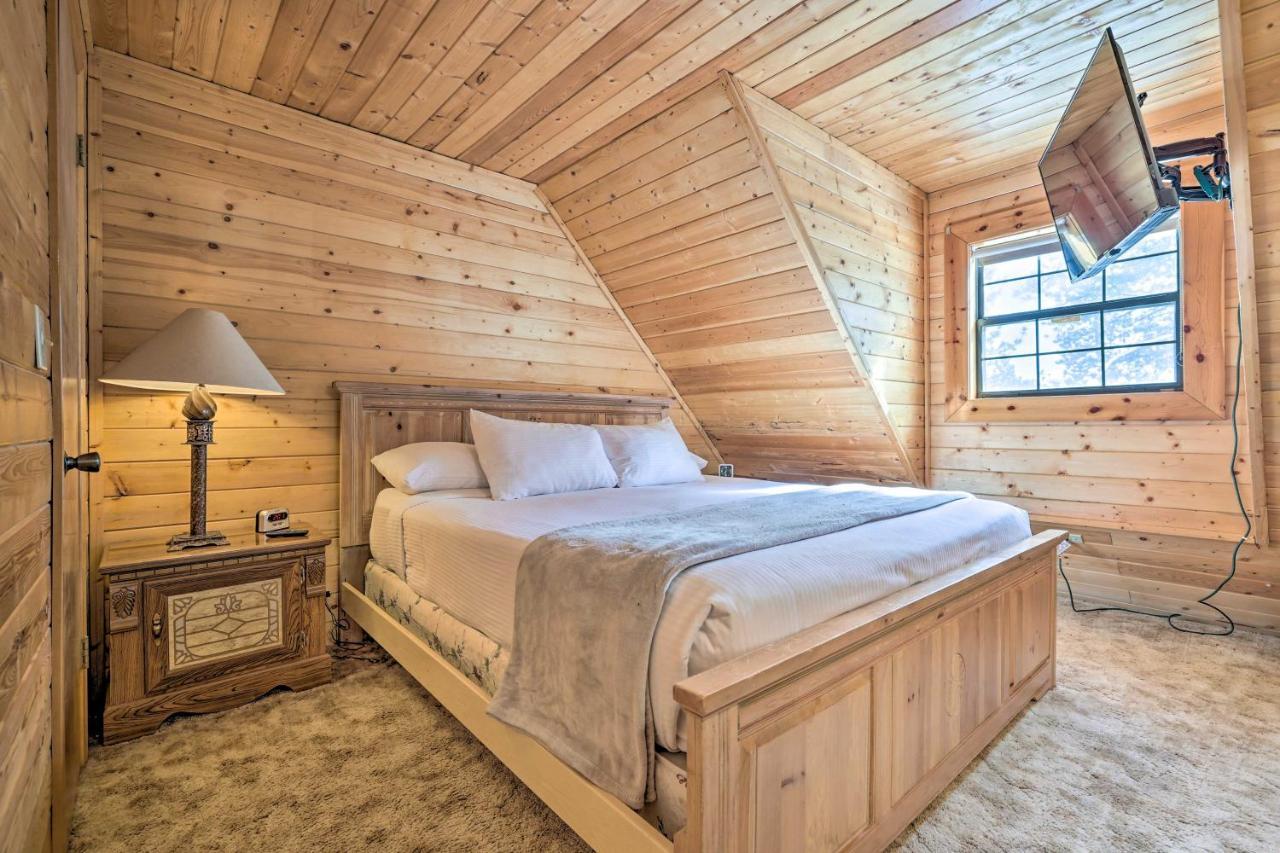 Rustic Duck Creek Village Cabin With Fire Pit! Luaran gambar